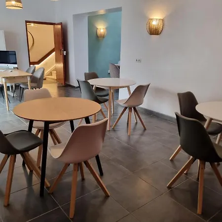 Compass House אכסניה *