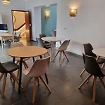 Compass House بيت شباب *