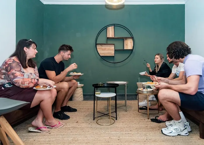 Compass House بيت شباب