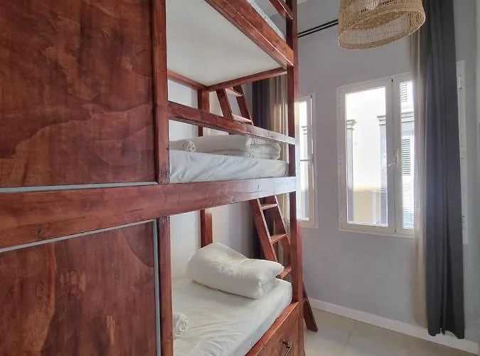 Compass House Хостел Лас-Пальмас-де-Гран-Канария