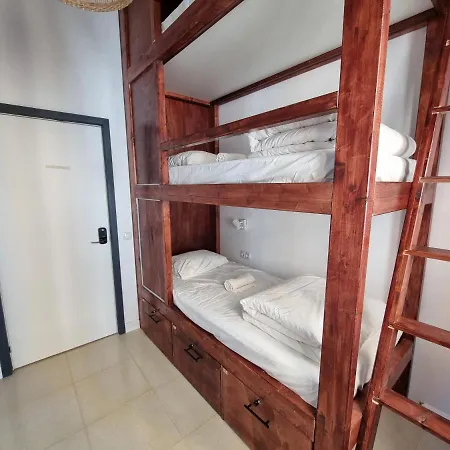 Compass House Hostel *