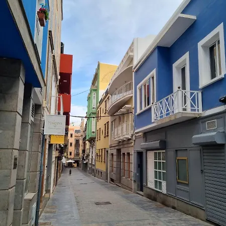 Compass House Las Palmas / Gran Canaria