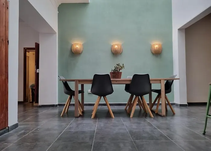 Hostel Compass House