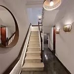 Hostel Compass House
