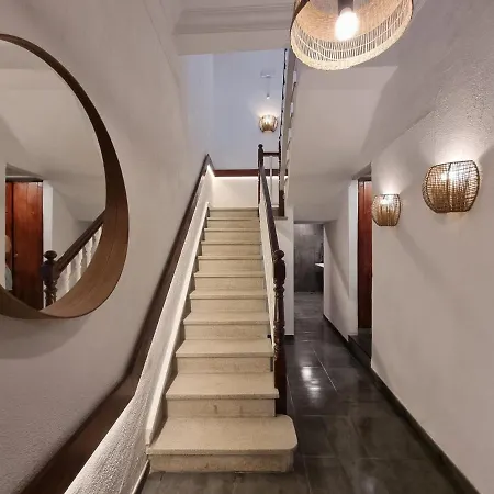 Хостел Compass House