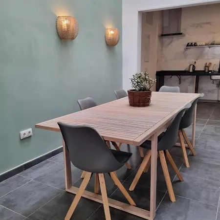 Compass House Хостел Лас-Пальмас-де-Гран-Канария