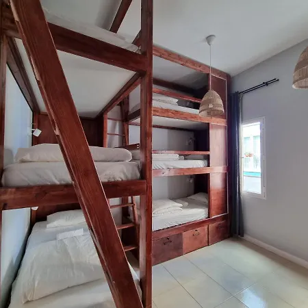 Хостел Compass House Лас-Пальмас-де-Гран-Канария