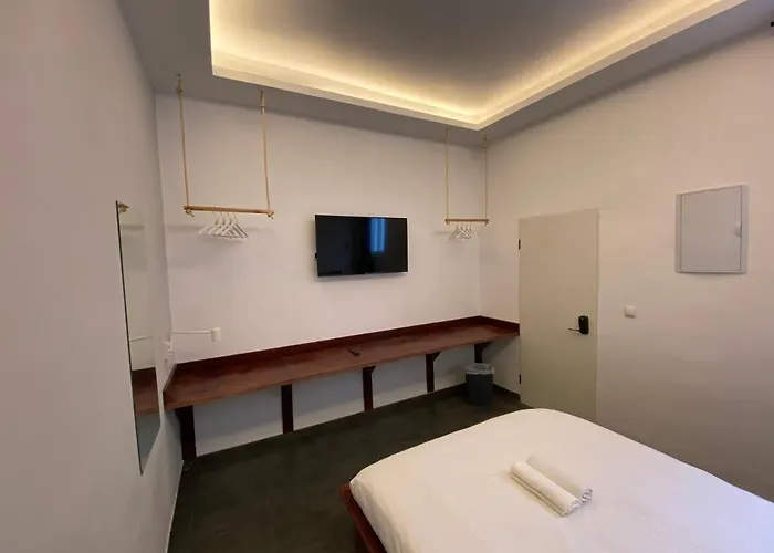 Compass House Albergue *